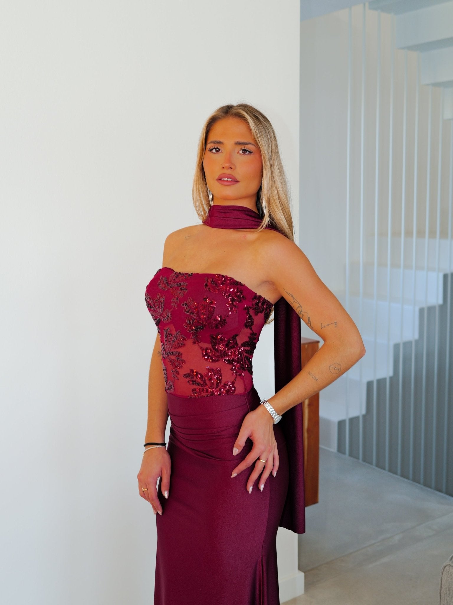 Robe longue à détails choker bordeaux - Sorellas The Brand Barcelona S.L