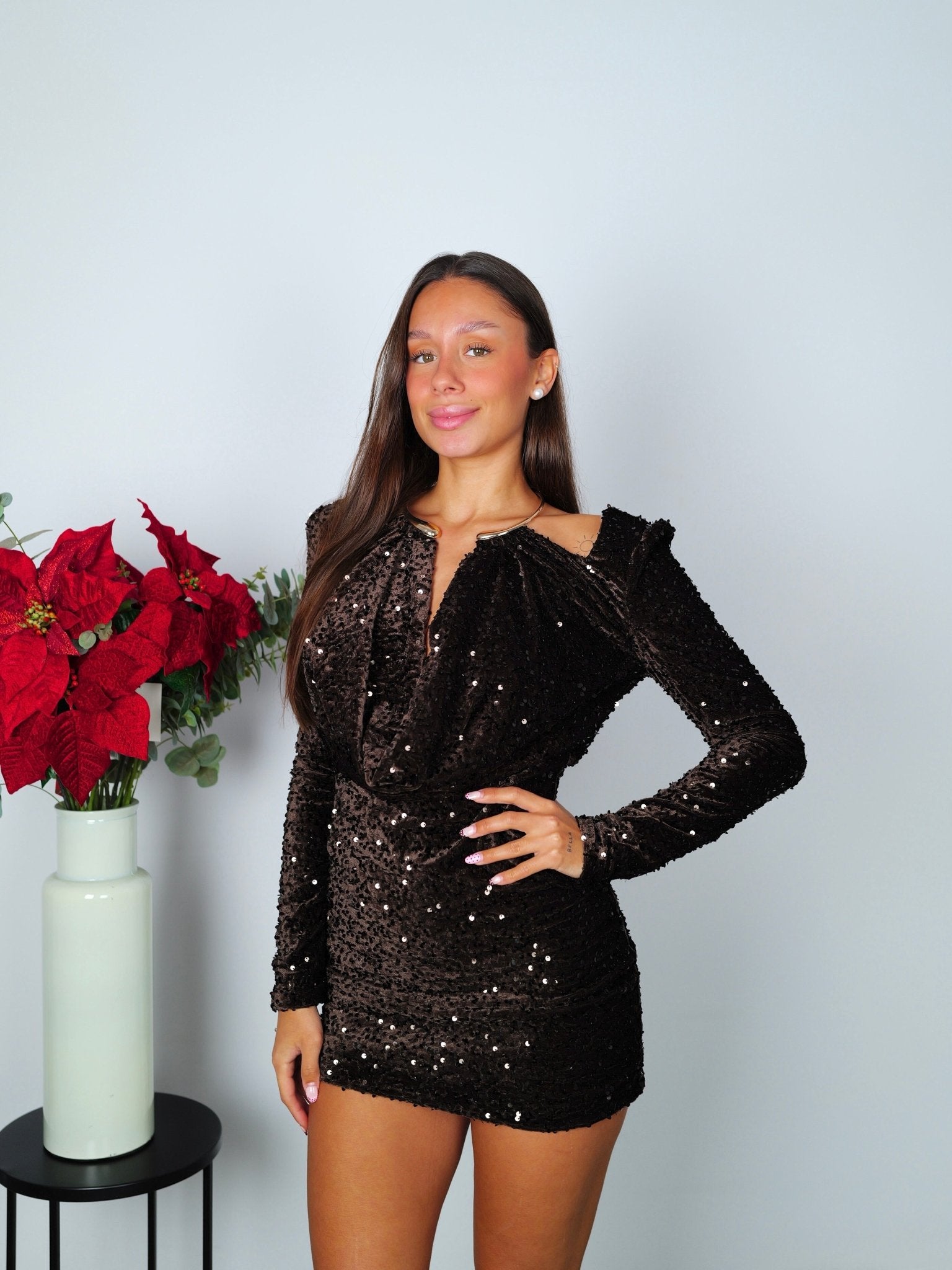 Robe en velours à paillettes avec ras-du-cou doré chocolat - Sorellas The Brand Barcelona S.L