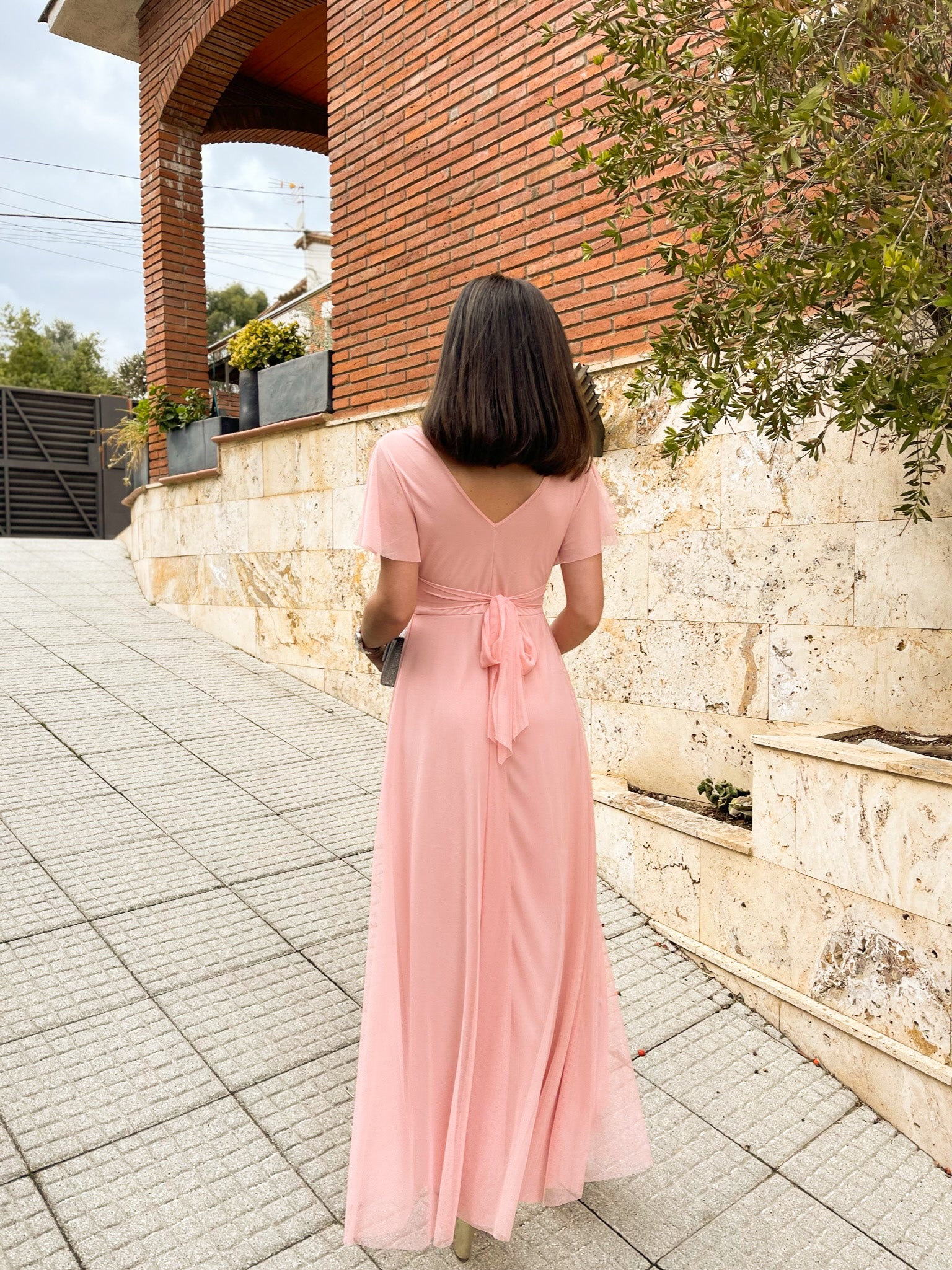 Robe en tulle à manches roses