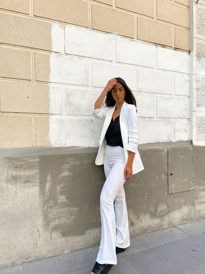 Pantalon à pattes d'éléphant blanc