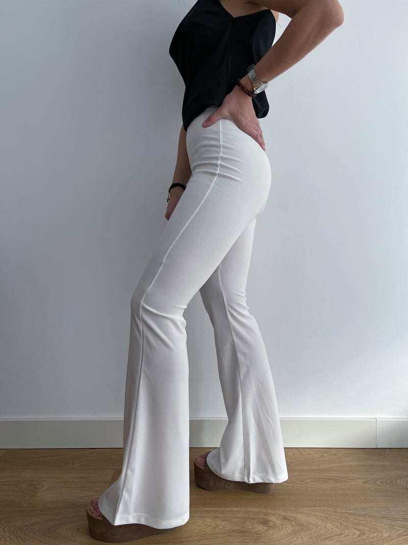 Pantalon à pattes d'éléphant blanc