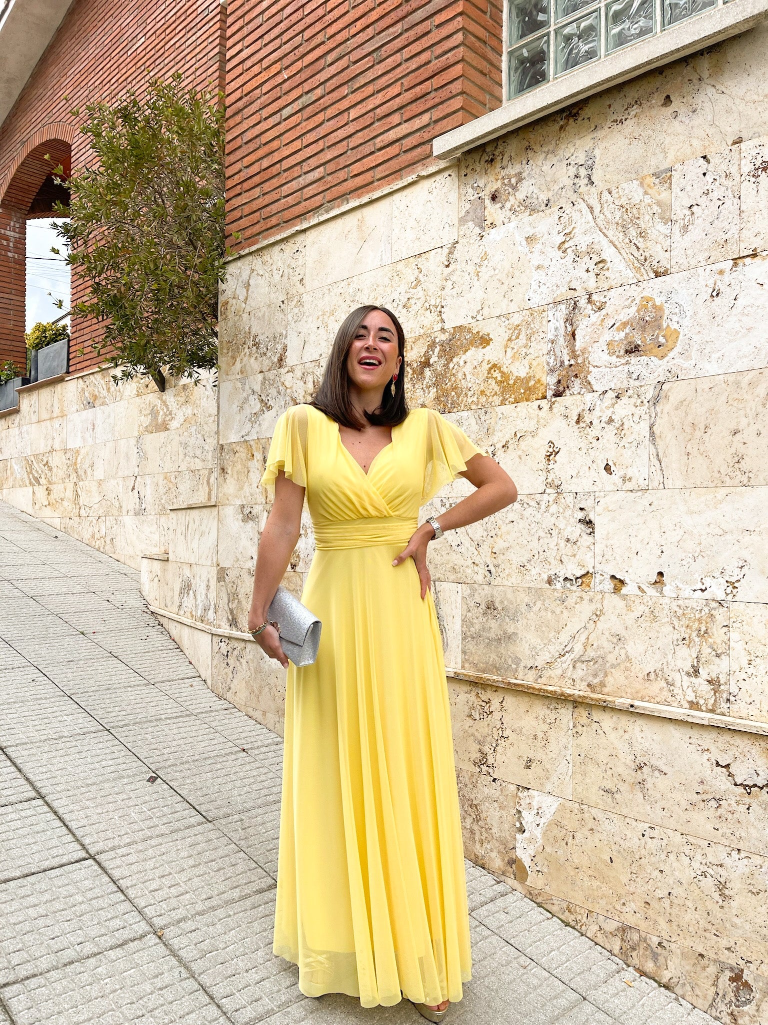 Robe en tulle à manches jaunes