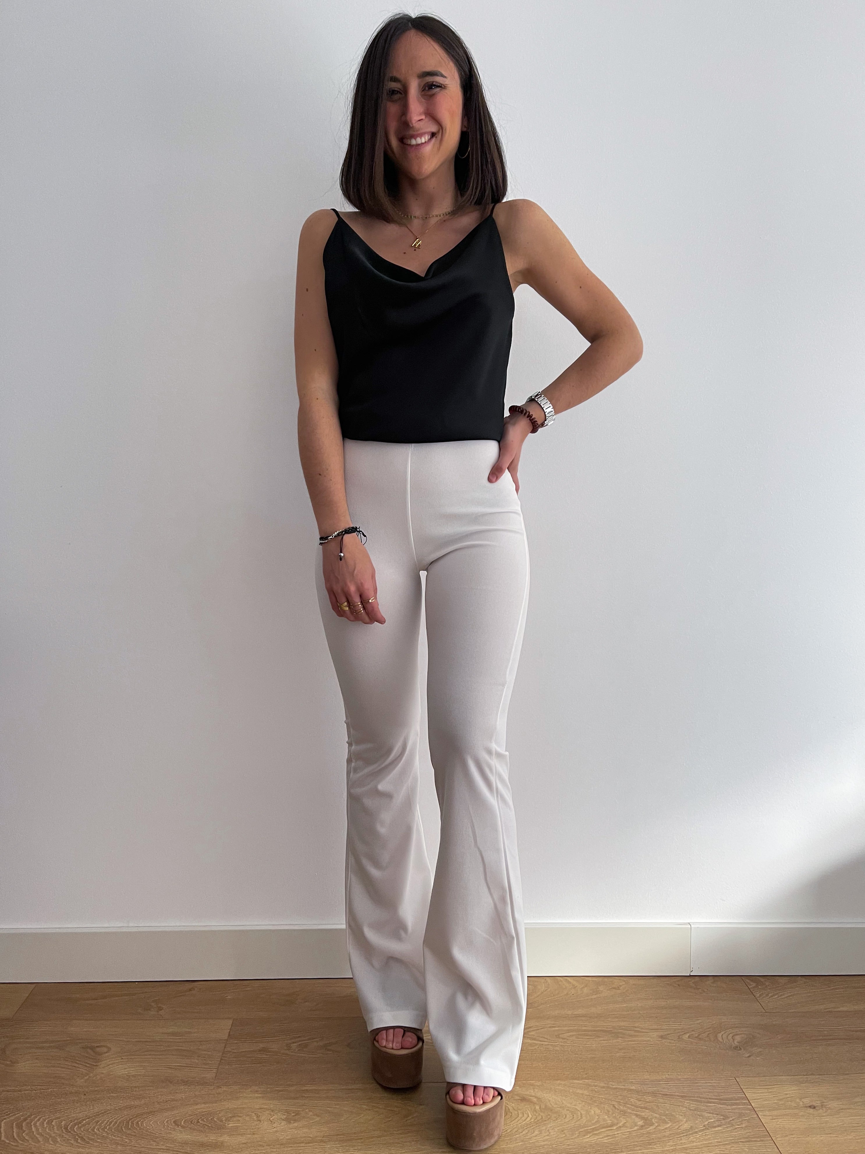 Pantalon à pattes d'éléphant blanc