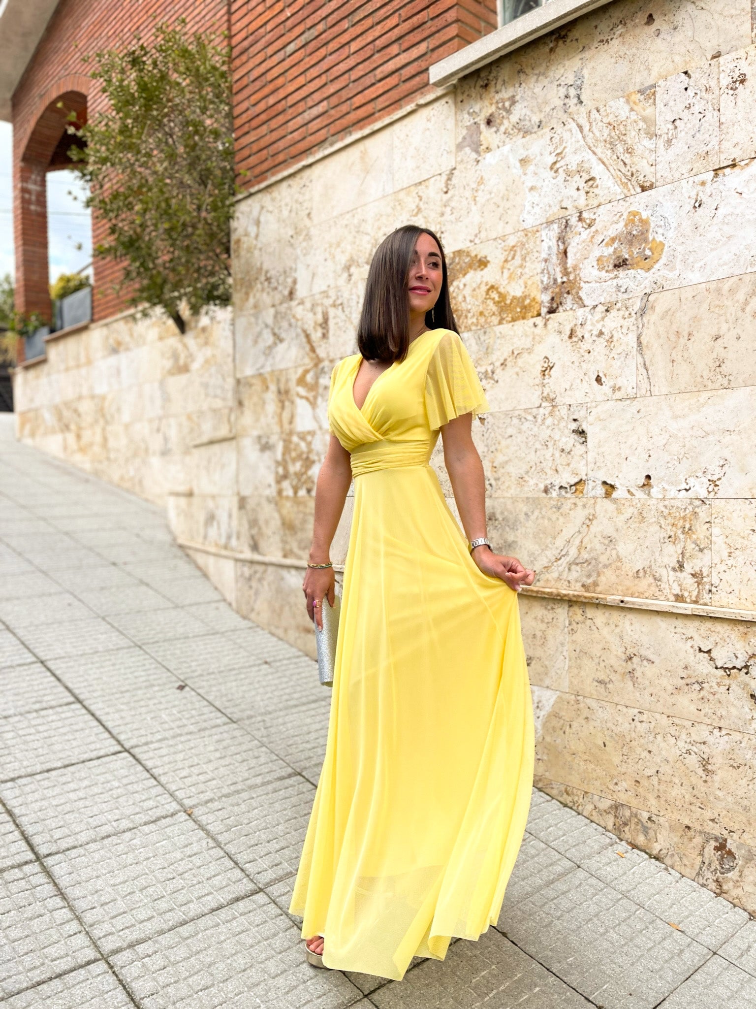 Robe en tulle à manches jaunes