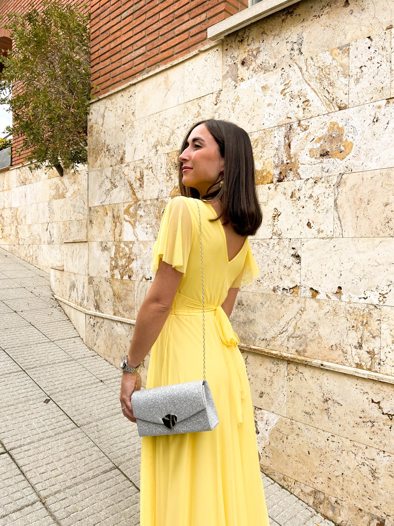 Robe en tulle à manches jaunes
