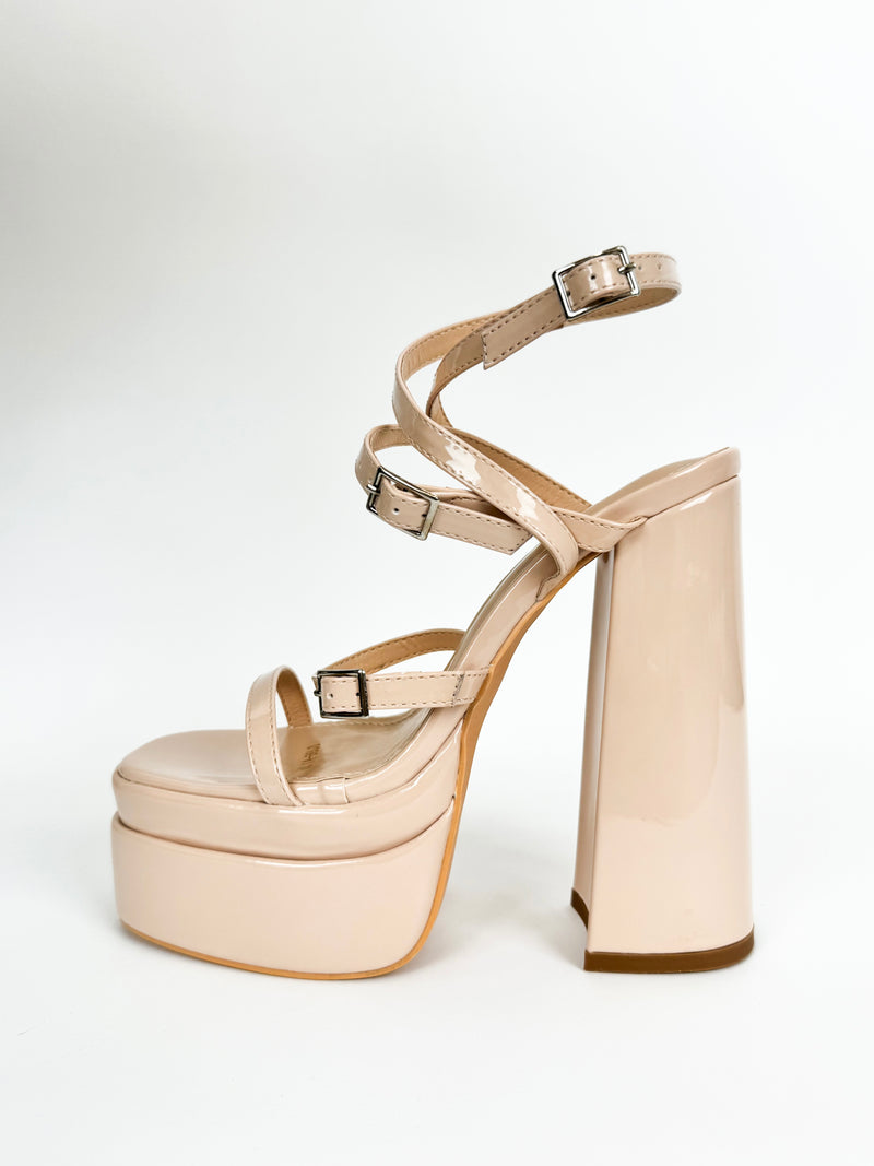 Scarpe con plateau nude con fibbie