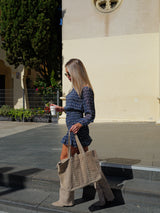 Maxi borsa beige con borchie