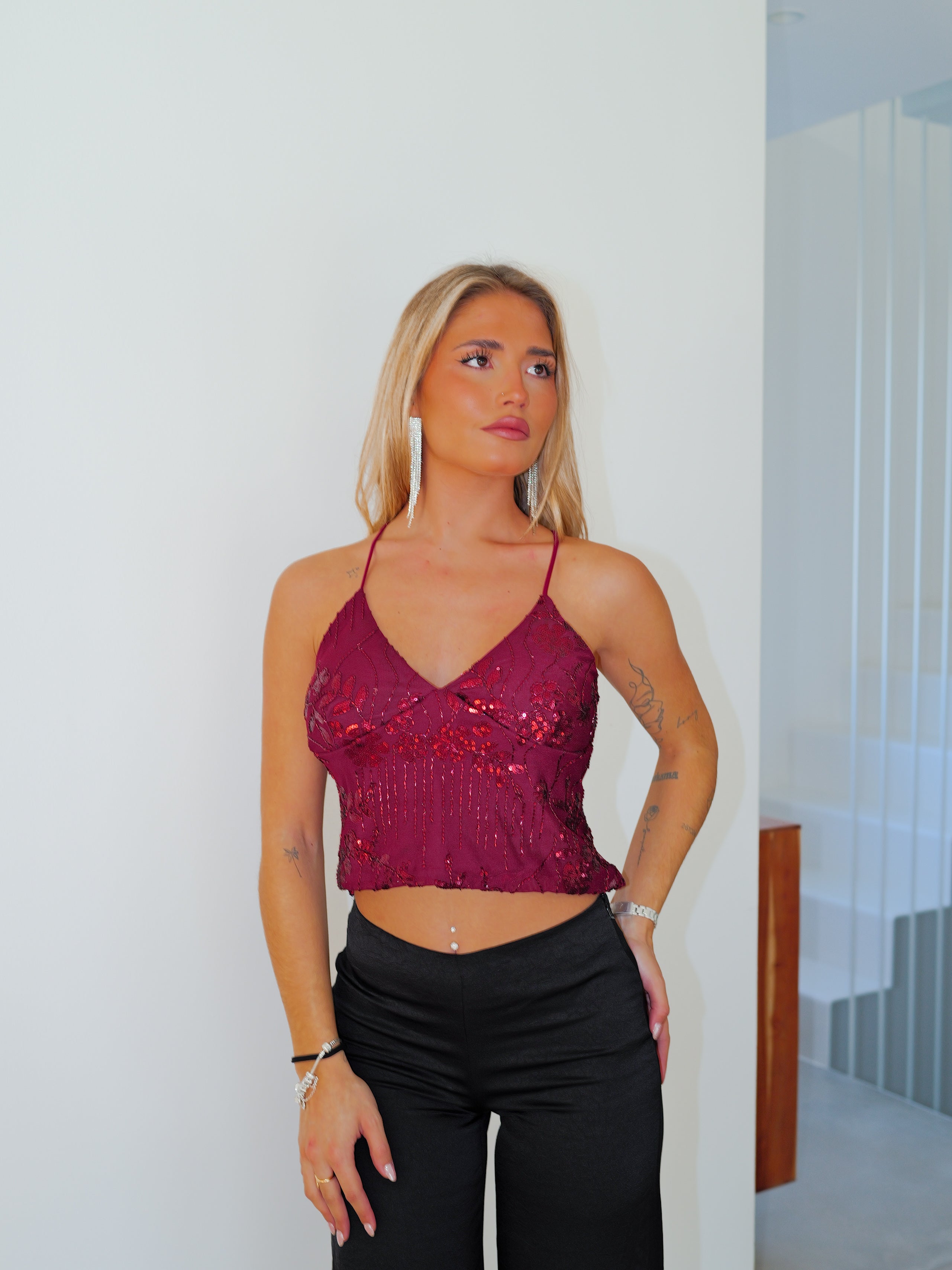 Top in tulle con dettagli intrecciati bordeaux