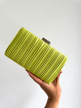 Pochette in pelle scamosciata goffrata color lime