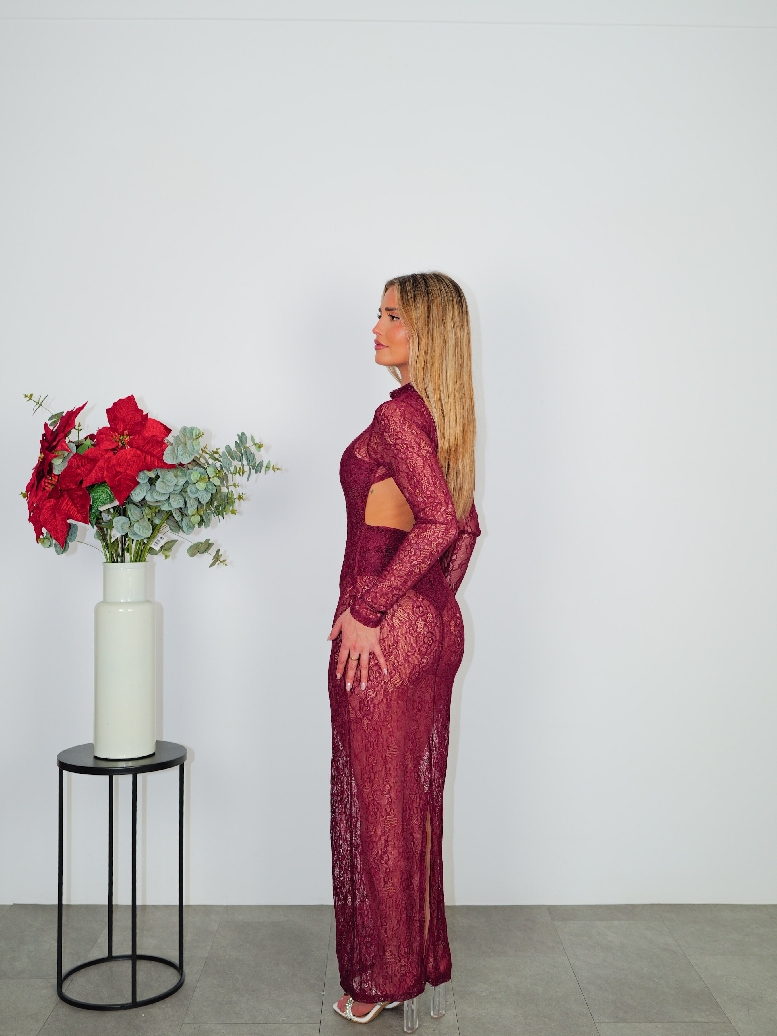 Abito bodycon lungo in pizzo bordeaux