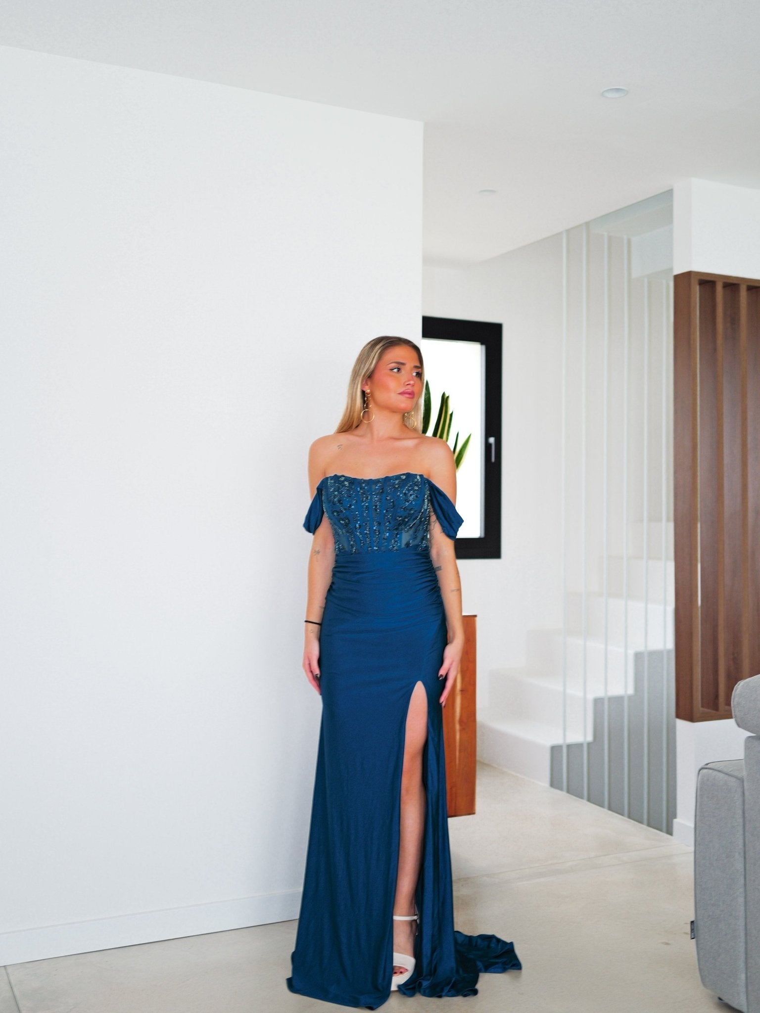 Abito bustier con dettagli in strass e maniche a sbuffo color petrolio - SORELLAS