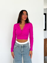 Top a coste con scollo a V color fucsia