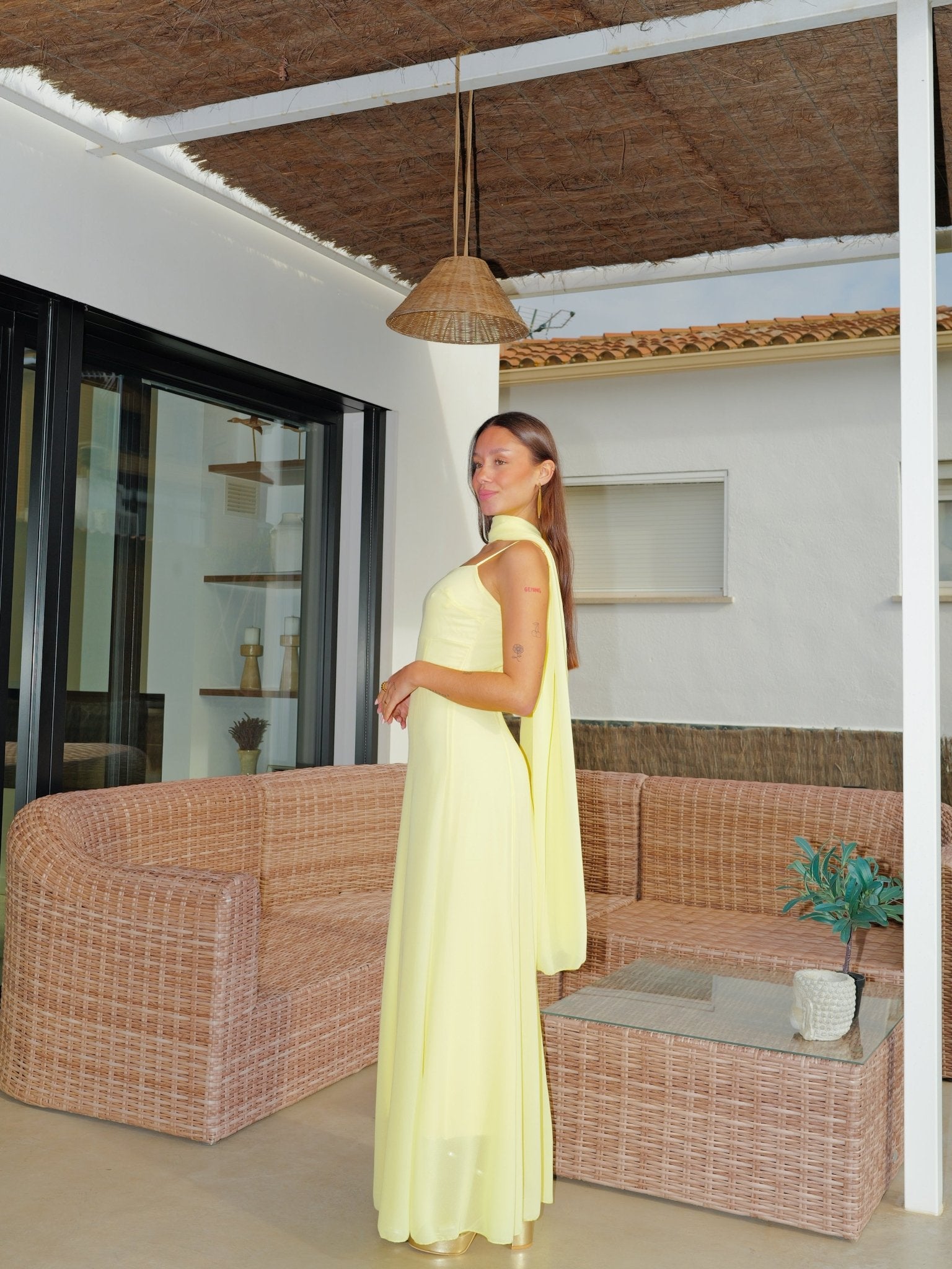 Abito lungo con mantella in georgette giallo - SORELLAS