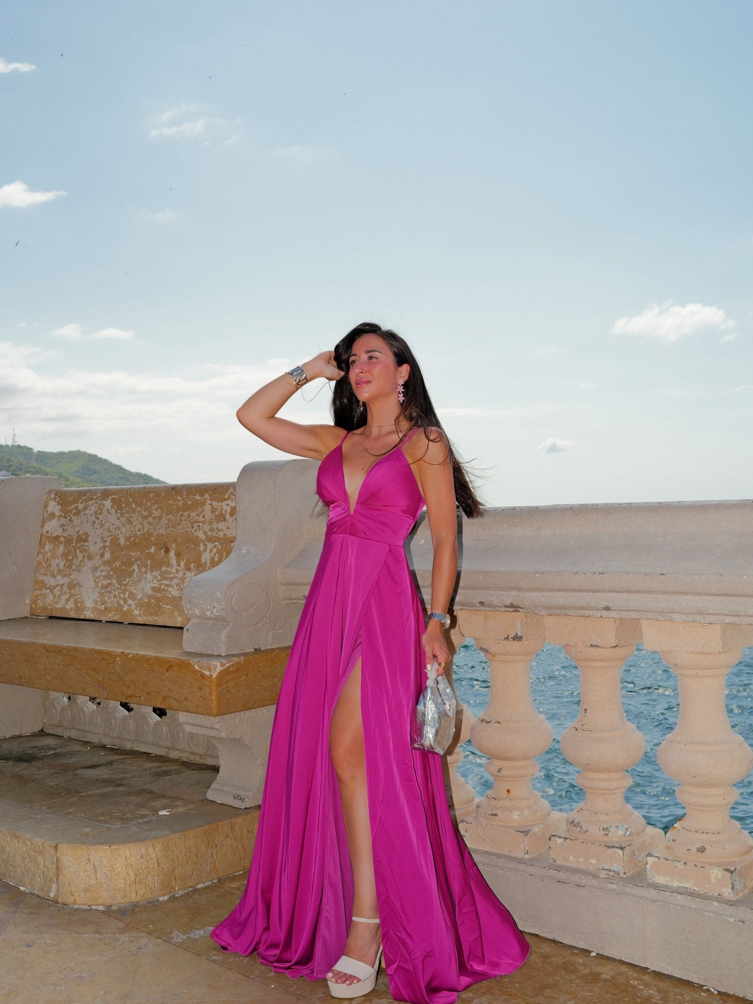 Abito in raso con scollo a V fucsia - SORELLAS