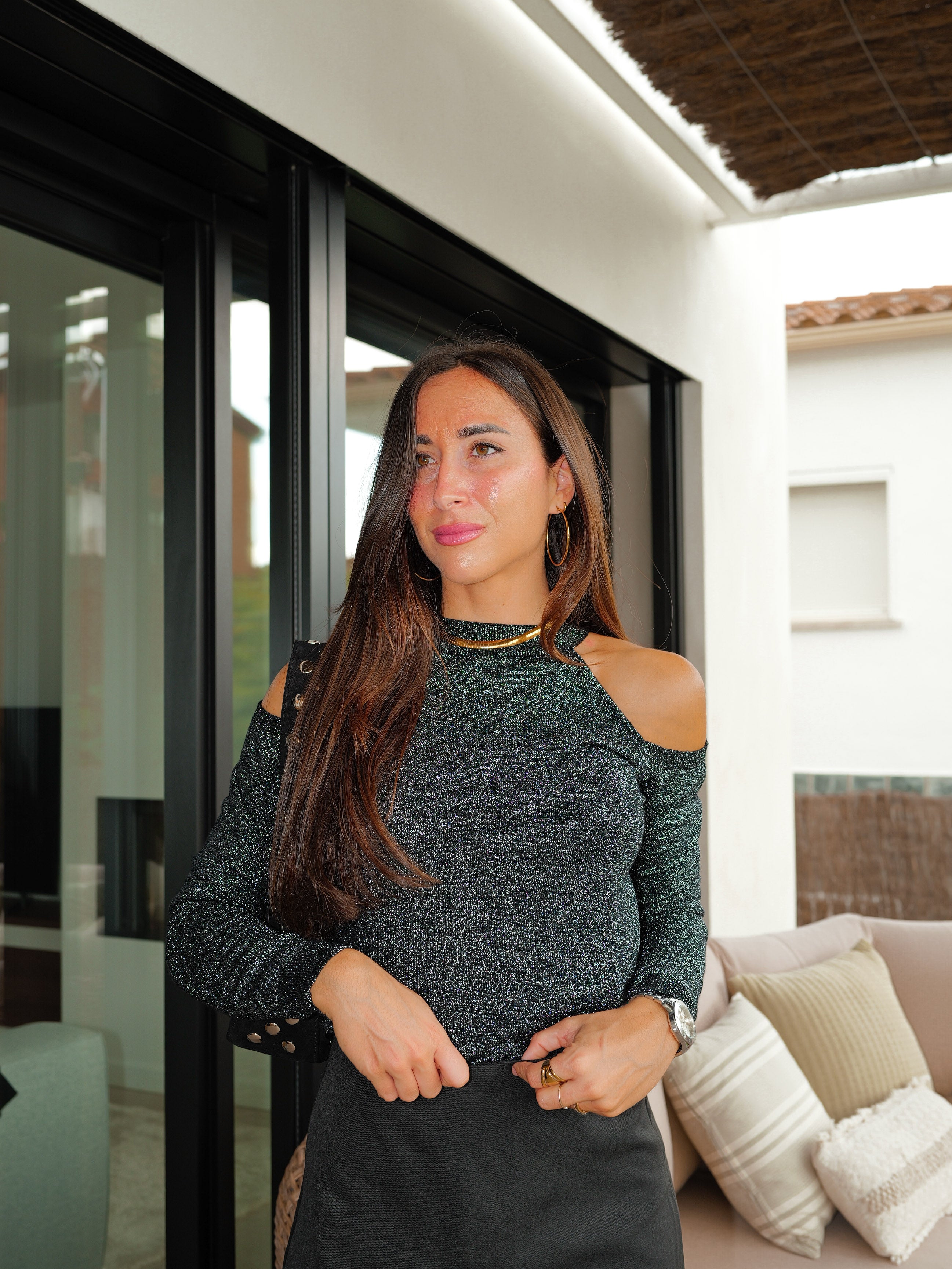 Maglione nero con spalle lucide