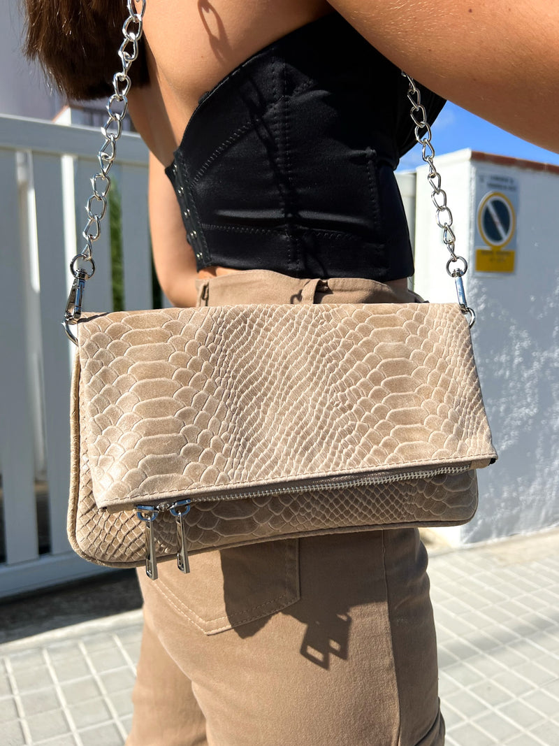 Borsa in pelle beige con catena coco